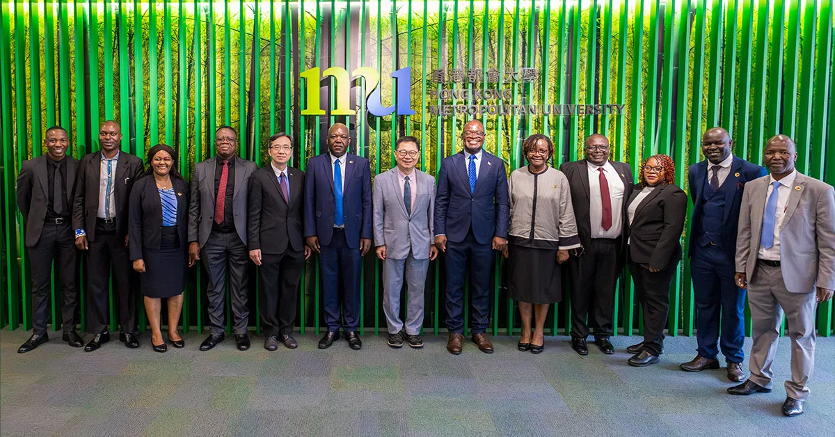 津巴布韋外交與國際貿易部部長  到訪香港都會大學李嘉誠專業進修學院參觀津巴布韋區